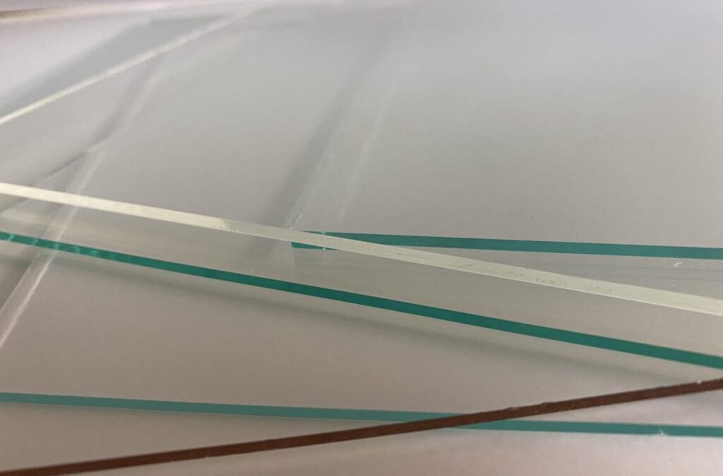 The Differences in Custom Picture Framing Glass and Acrylic